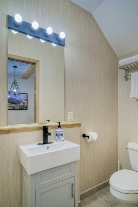 5 Mins To Banff - Cozy Townhome 2Br&2Bath - Banff Pass Included كانمور المظهر الخارجي الصورة
